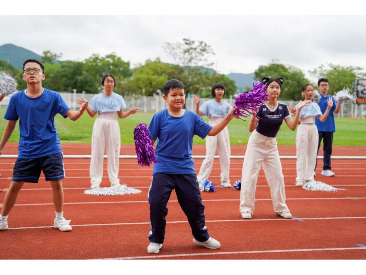 kids-cheering-big
